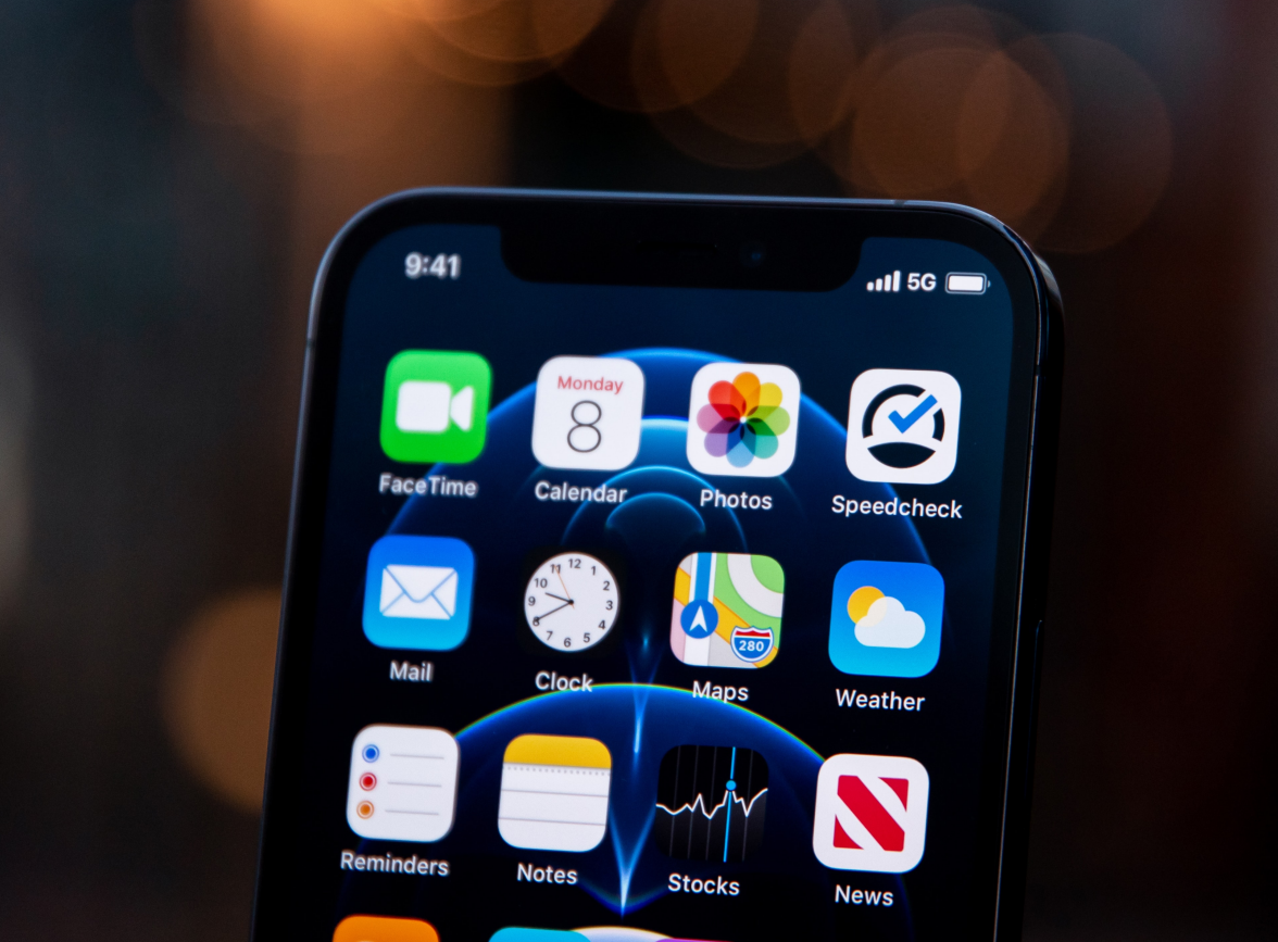 思南苹果手机维修分享为什么 iPhone 12 在冬季会自动关机 