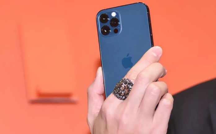 思南苹果手机维修分享iPhone12系列重启方法教程 